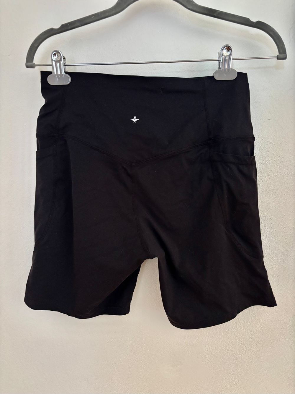 HALARA Black High-Waisted Tummy Control Training Biker Shorts with Side Pockets